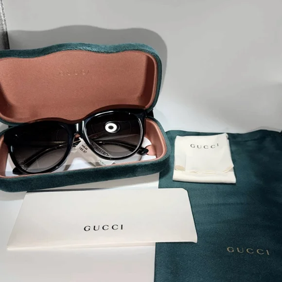 ✨ **NEW** Gucci Women's GG0081SK 56mm Sunglasses - Authentic - Picture 4 of 8